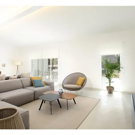 Rueda Villa *